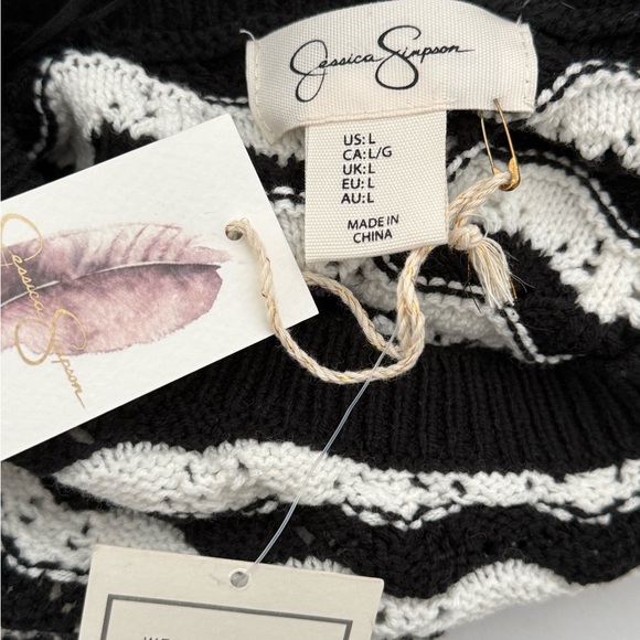 Black and White Chevron Knit Set - Picture 4 of 12